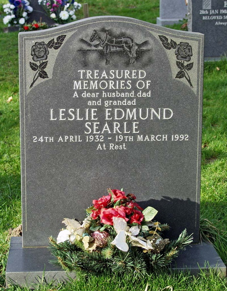 SEARLE Leslie Edmund 1932-1992.jpg